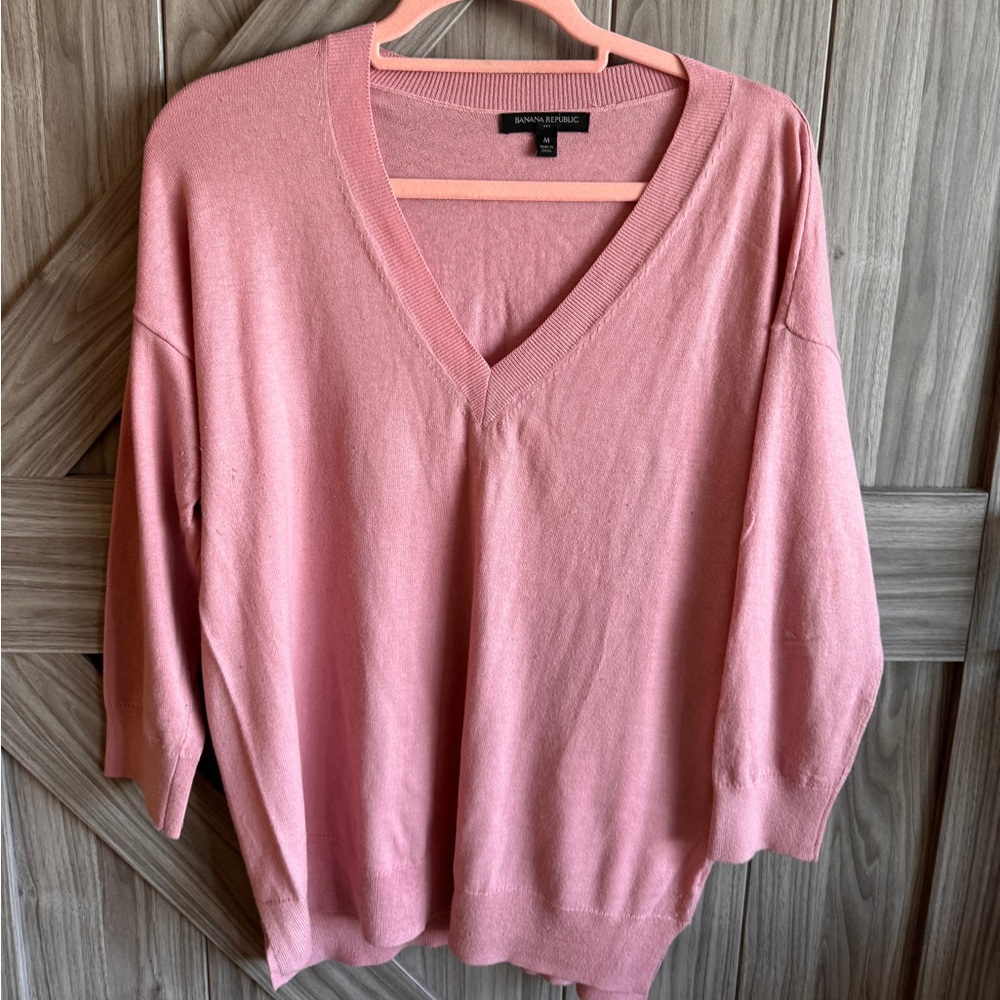 Banana Republic Factory Women's 3/4" lightweight coral colored sweater
